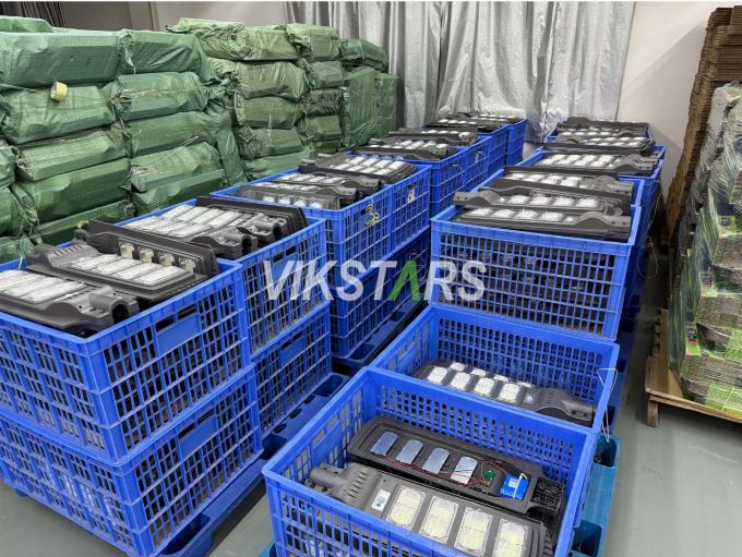 40W 80W 120W 160W Modulo de iluminación solar para aldeas Precio barato 2 años de garantía 16