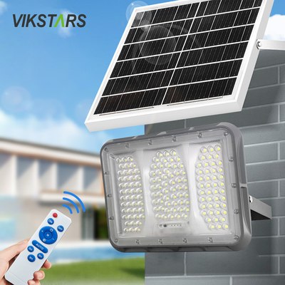 comprar Ventas calientes 100W 200W 300W 400W Luz solar de inundación con PC Lente Iluminación rural exterior IP65 Inmune Iluminación solar de jardín fabricación en línea